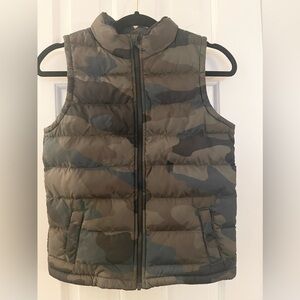 Boys Sonoma Good For Life Insulated Camouflage Puffer Vest Sz Medium 10-12